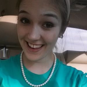 Meet your Posher, Elysse